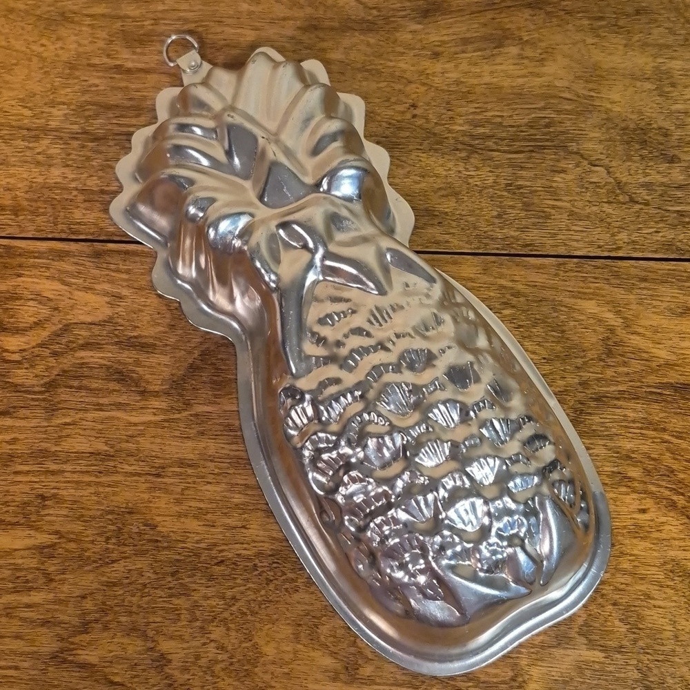 VINTAGE MCM 60s Pineapple Jello Jelly Mold Wall Hanging Decor